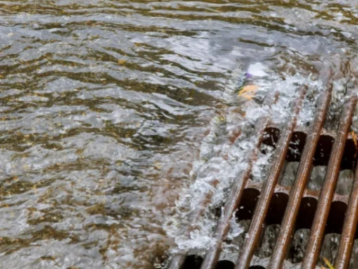 Zeladoria prepara sistema de drenagem para a época de chuvas